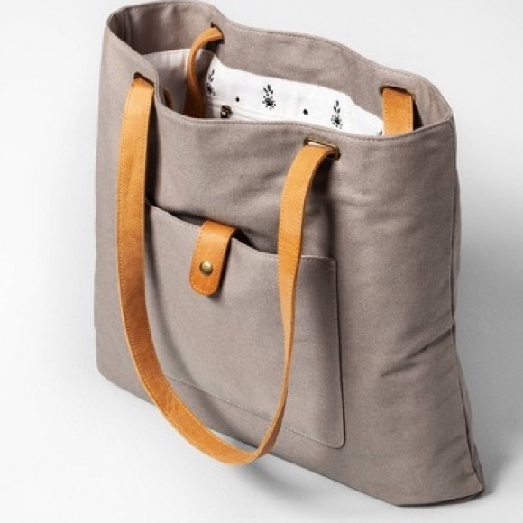 Magnolia Handbags - NWT Hearth and Hand with Magnolia Tote/Crossbody